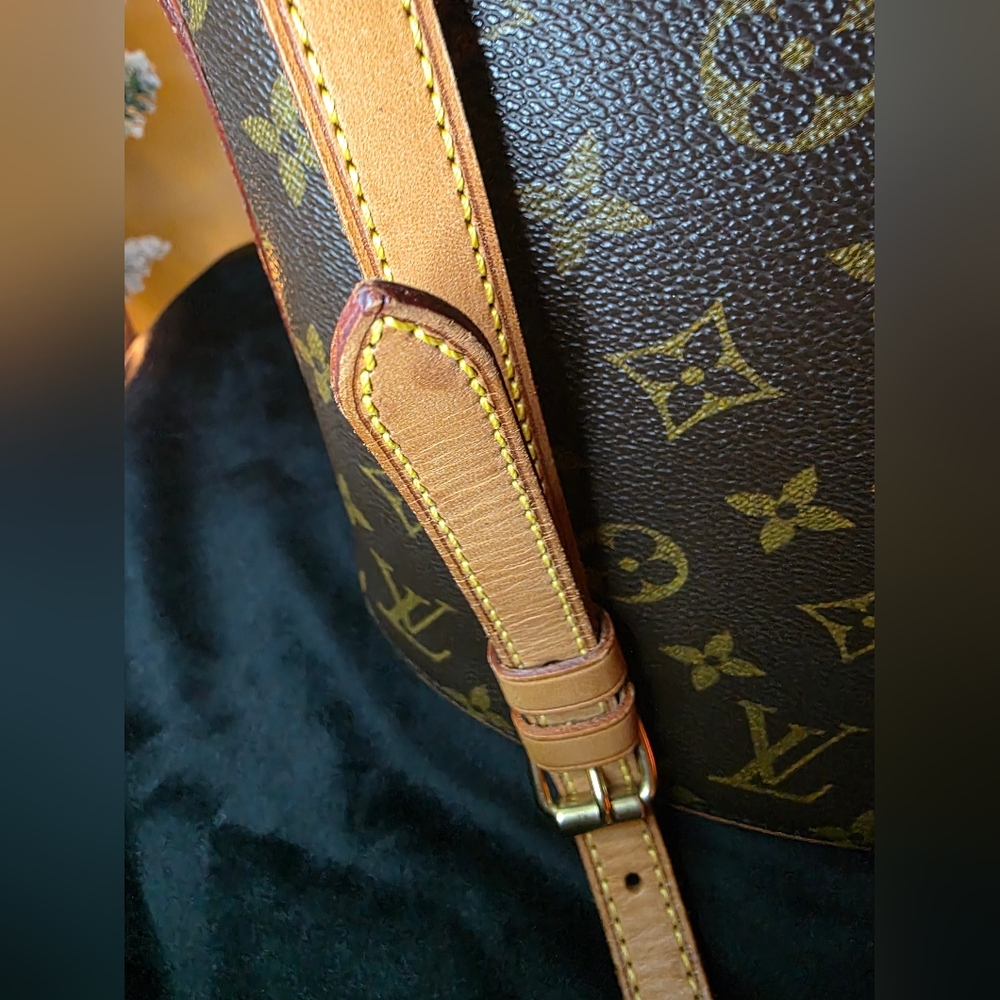 Vintage Pre-loved Louis Vuitton Drouot Monogram Crossbody/Shoulder Bag - Picture 6 of 15